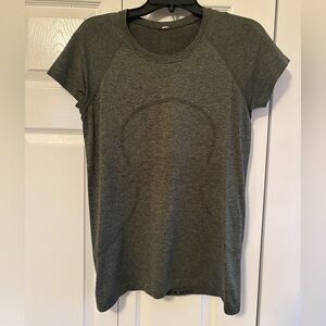 Lululemon Swiftly Tech Short Sleeve 2.0